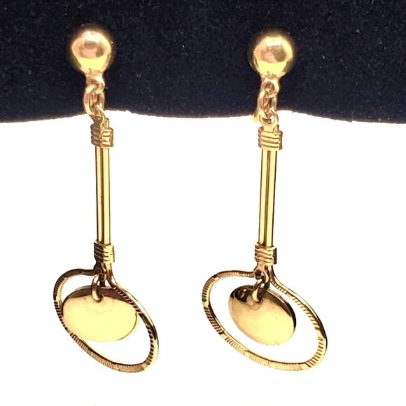 STUNNING Vintage Clip-on Gold Tone Dangle Earrings Estate Find - Picture 2 of 5